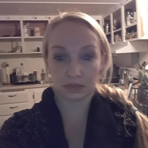 Meet your Posher, Kimberly - Picture 1 of 1